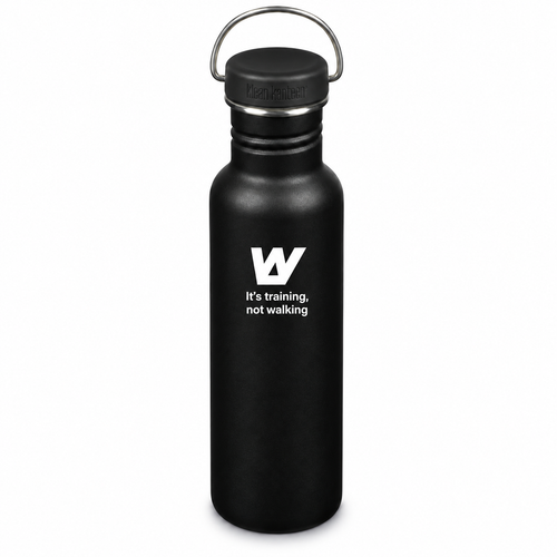 Botella negra WalkBCN de 800 ml. Imagen conceptual de la personalización.