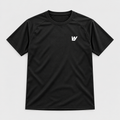 Camiseta técnica negra WalkBCN para hombre, frontal con logo W blanco. Mockup.